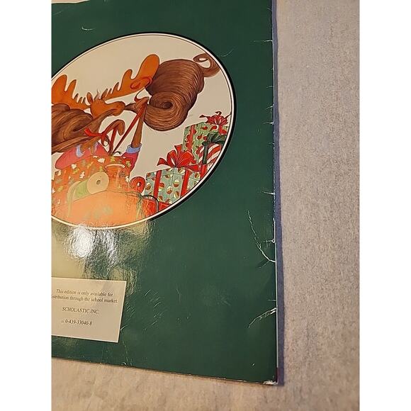 Mooseltoe by Margie Palatini Illustrations Henry Cole Scholastic 2000 Paperback - Picture 4 of 7